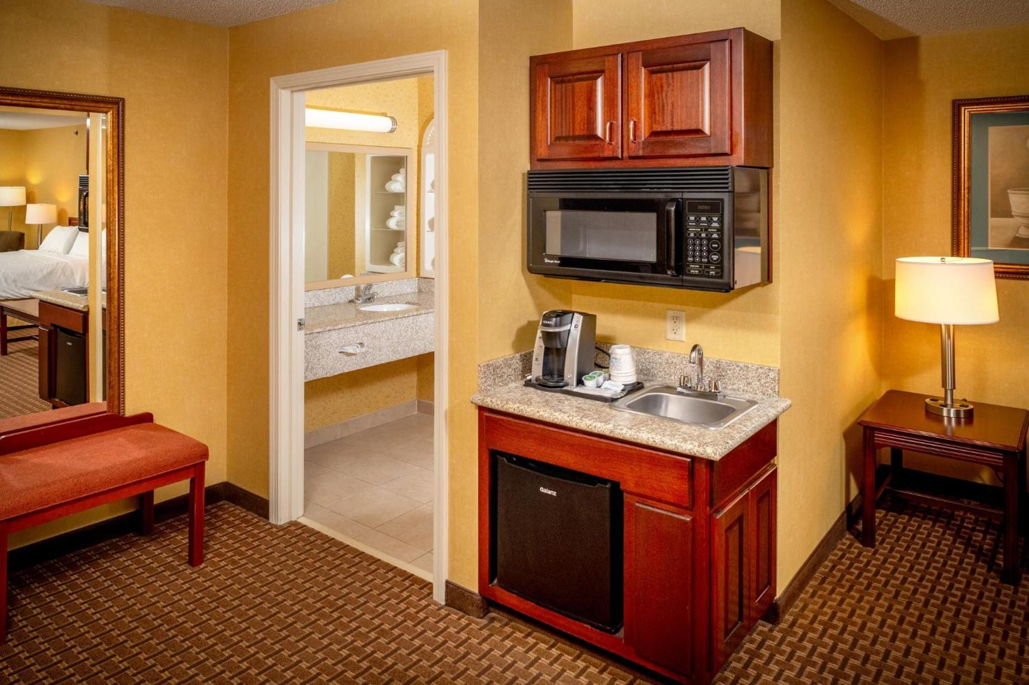 Holiday Inn Express And Suites Hazard By Ihg Exterior foto